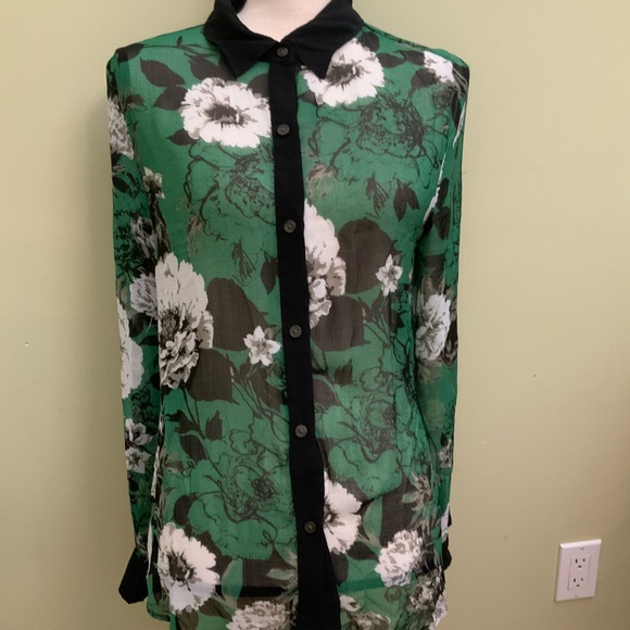 Excellent used condition women’s shirt - Picture 1 of 3